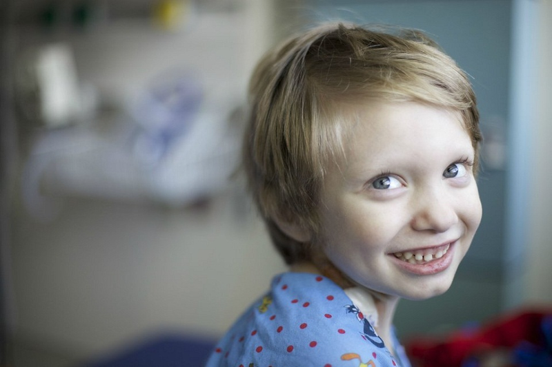 Illustration for article titled Bungie Uses Halo Helmet To Cheer Up Sick Child
